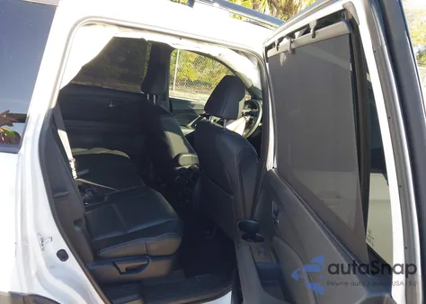 2021 Honda Passport 2Wd Touring z USA, uszkodzony, nr VIN 5FNYF7H96MB012397